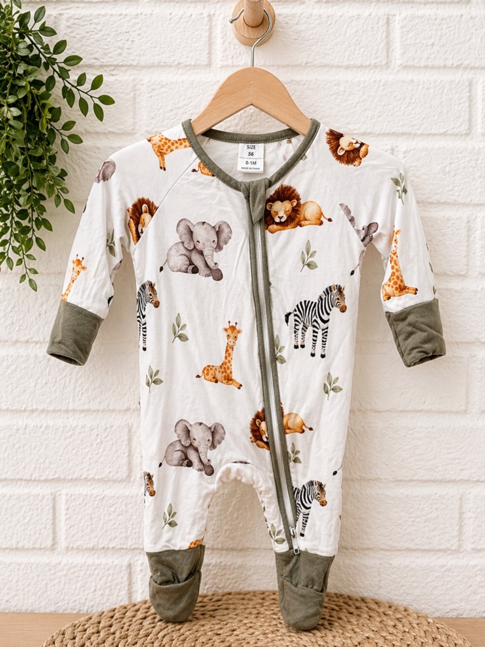 Junble Baby Bamboo Romper NB 0–1M Safari Print NWOT Soft Stretch